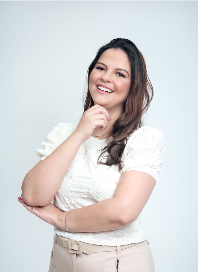 DAIANE VIEIRA — Sócia AE Alugue Estética